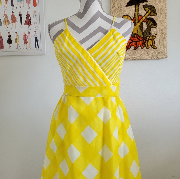 Lorrie Deb | 70s Vintage Plaid Sundress - Picture 2 of 8